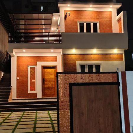 Crimson Villa Pondicherry Exterior photo